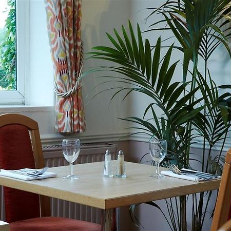 Consort Hotel Ротергем Екстер'єр фото