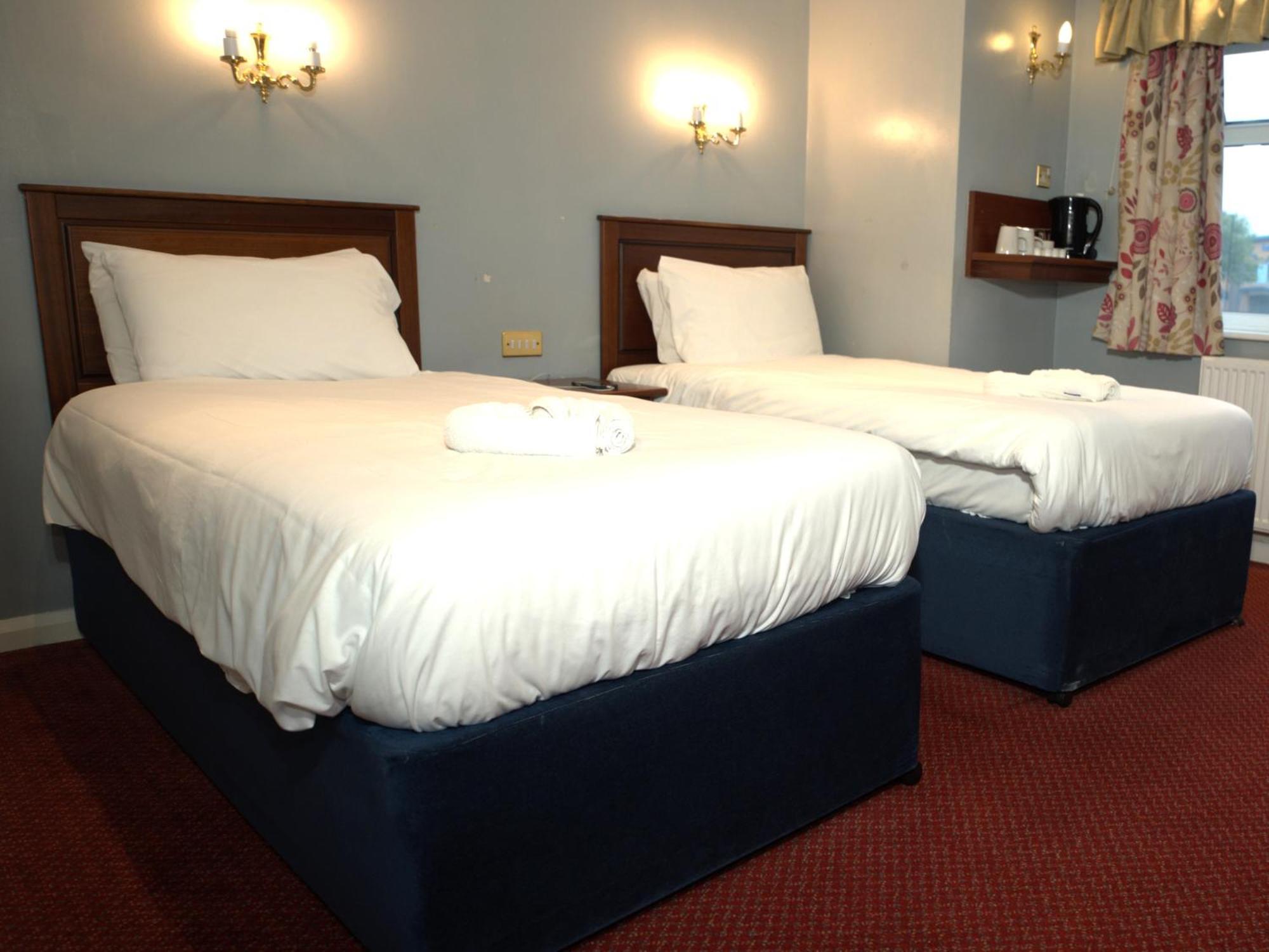 Consort Hotel Ротергем Екстер'єр фото