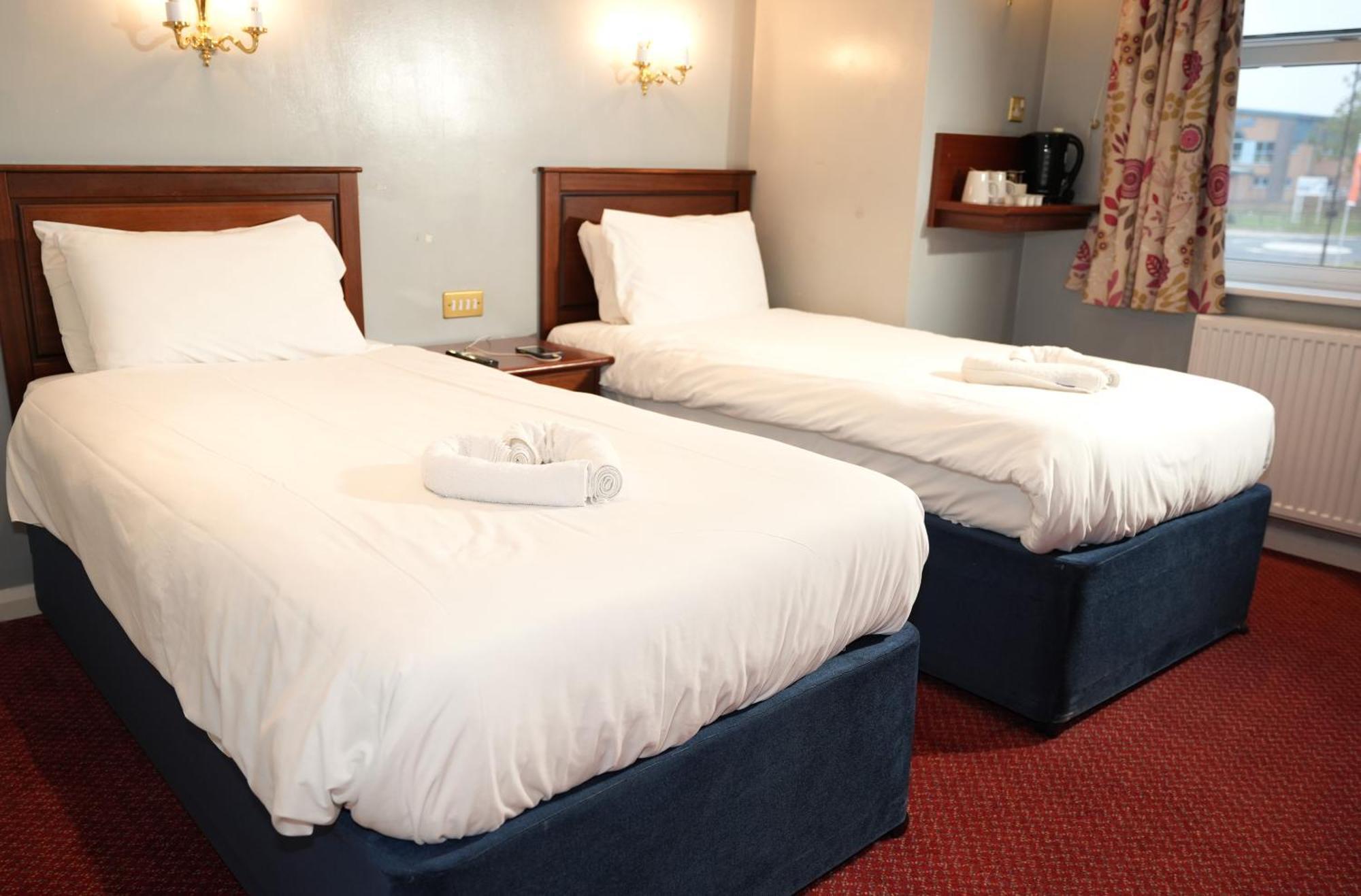Consort Hotel Ротергем Екстер'єр фото